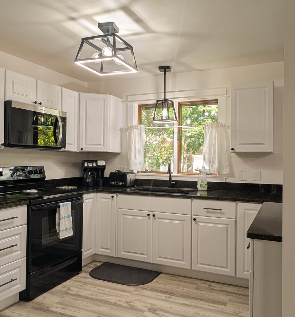 Coffee/tea facilities, Kitchen or kitchenette