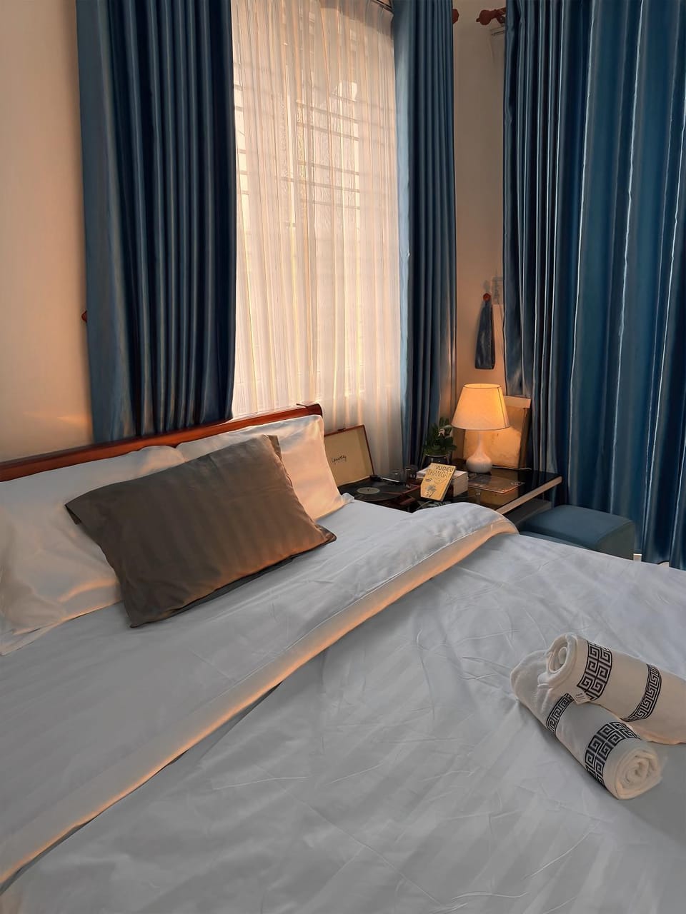 Bed, Photo of the whole room