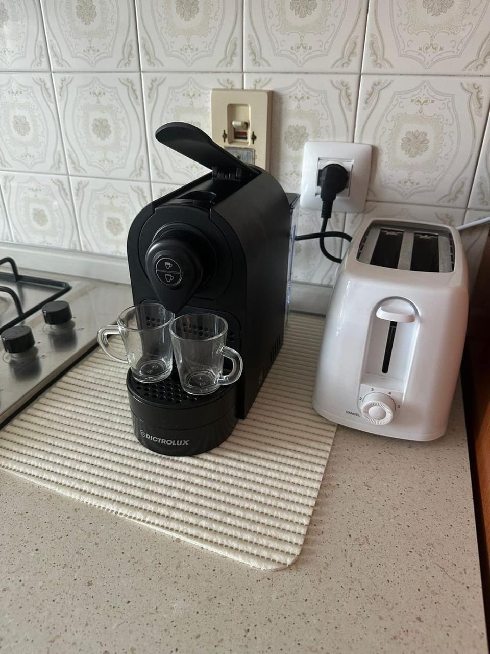 Coffee/tea facilities, Kitchen or kitchenette, toaster