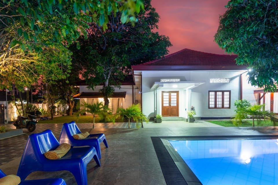 Night, Natural landscape, Garden, Balcony/Terrace, Garden view, Pool view, Swimming pool