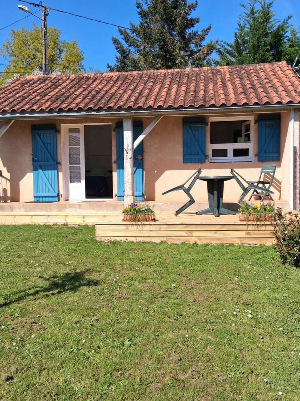 Maisonnette "Les Volets Bleus" House in Nouvelle-Aquitaine