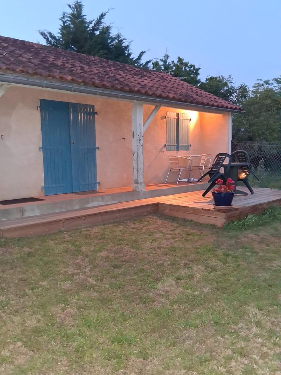 Maisonnette "Les Volets Bleus" House in Nouvelle-Aquitaine