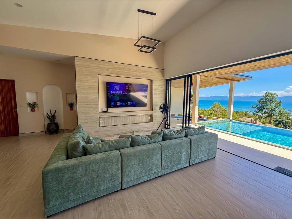 TV and multimedia, Living room, Swimming pool