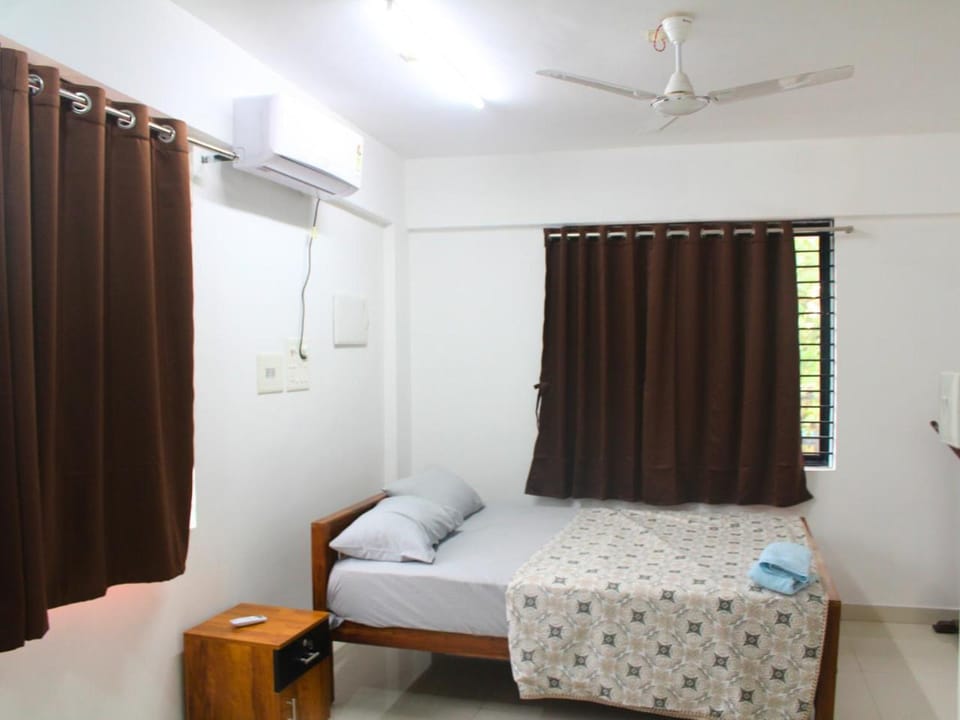 Bedroom, air conditioner