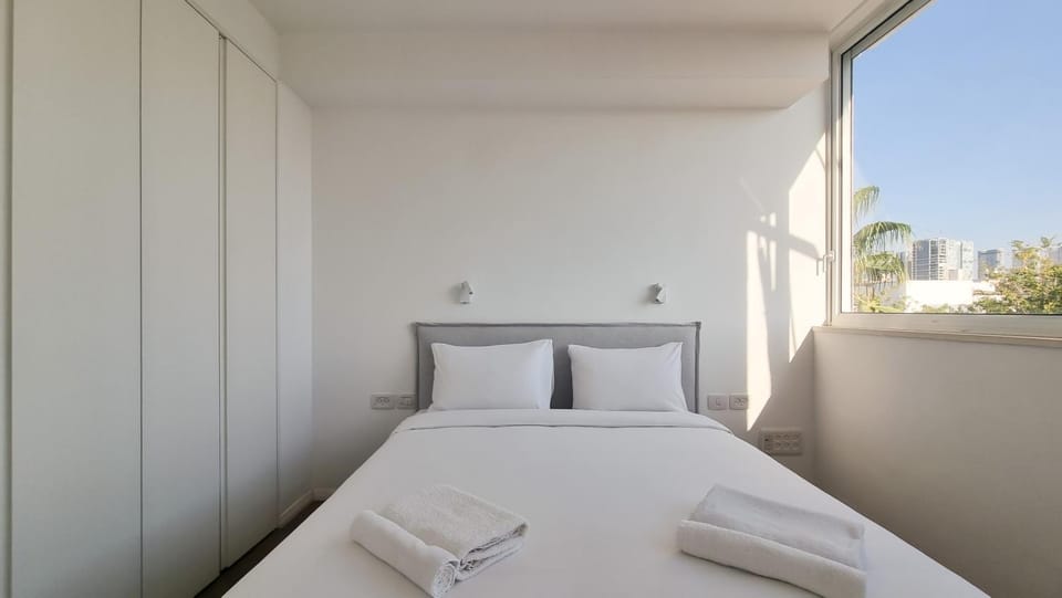 Bed, View (from property/room), Photo of the whole room, Bedroom, towels