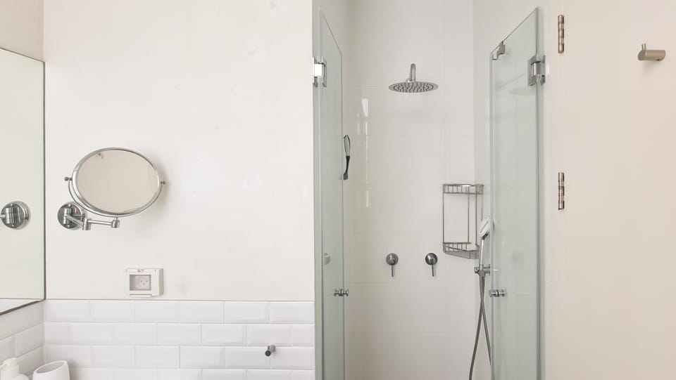 Shower, Bathroom, towels