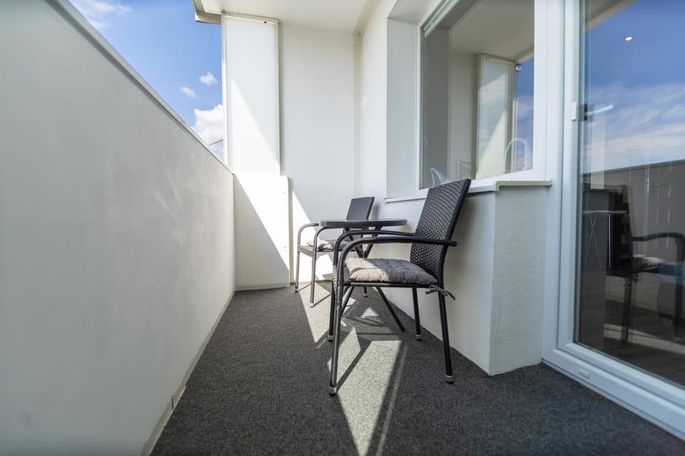 View (from property/room), Balcony/Terrace, Seating area