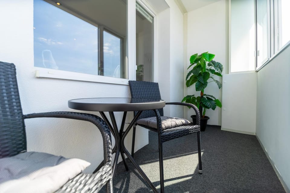 View (from property/room), Balcony/Terrace, Seating area