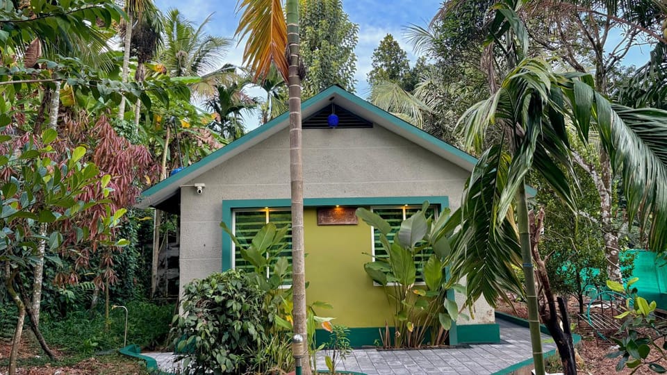 CatsClaw Inn Bed and Breakfast in Kochi