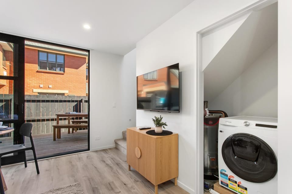 Sophisticated Urban Luxury Living 1 Bedroom Apartment in Christchurch