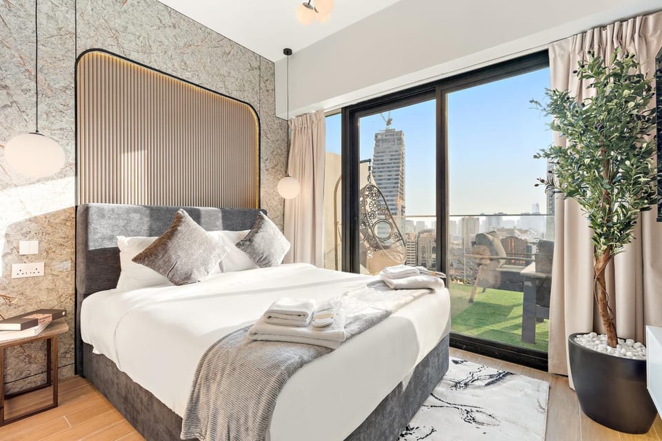 View (from property/room), Balcony/Terrace, Bedroom