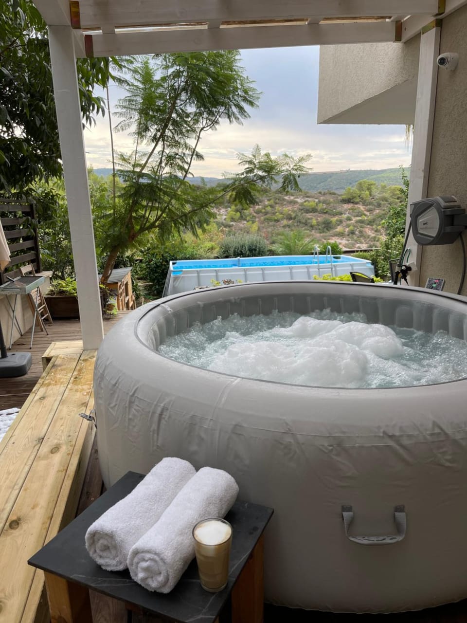 Amazing Private Suite with Garden, Pool, Hottub & Mountains View Apartment in Haifa