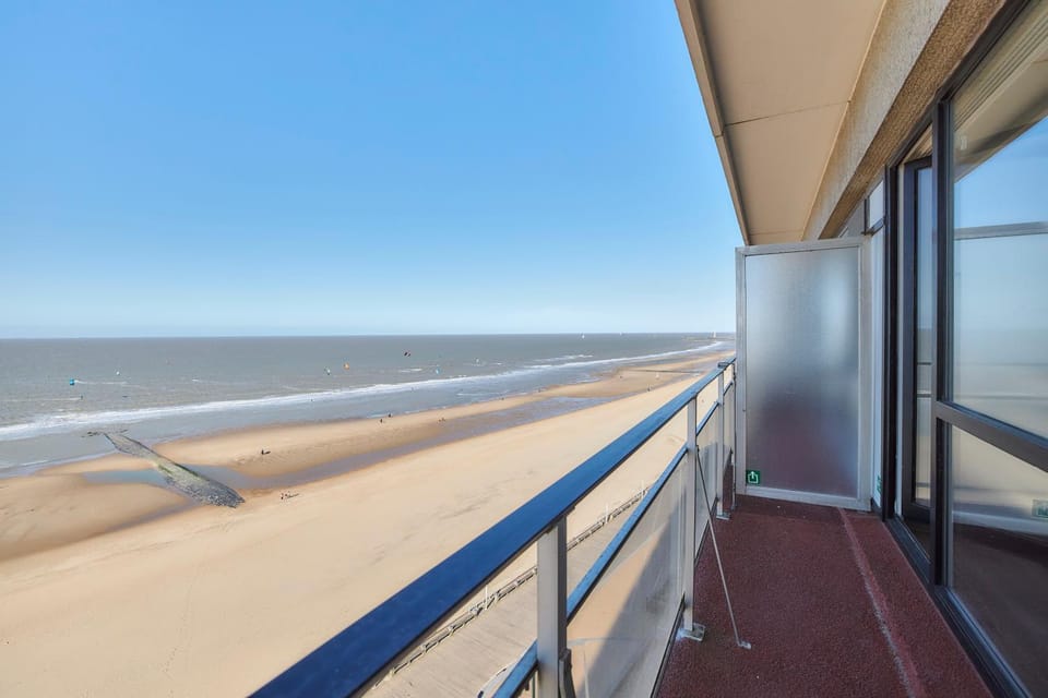 LECOMTE - Sky & Sea Loft 208 Apartment in Middelkerke