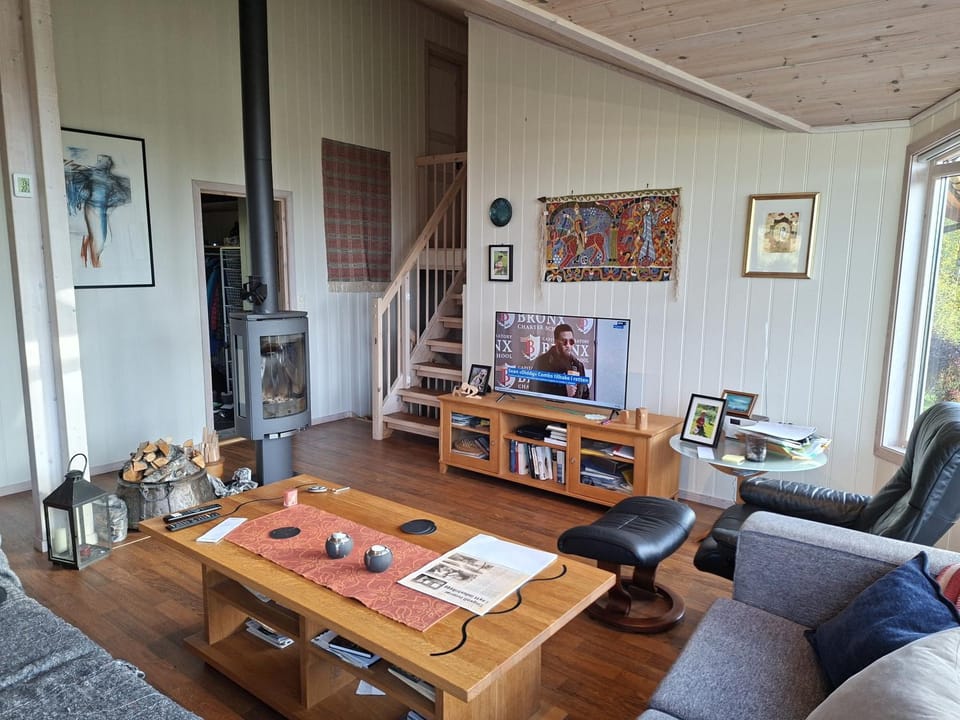 Communal lounge/ TV room, Living room