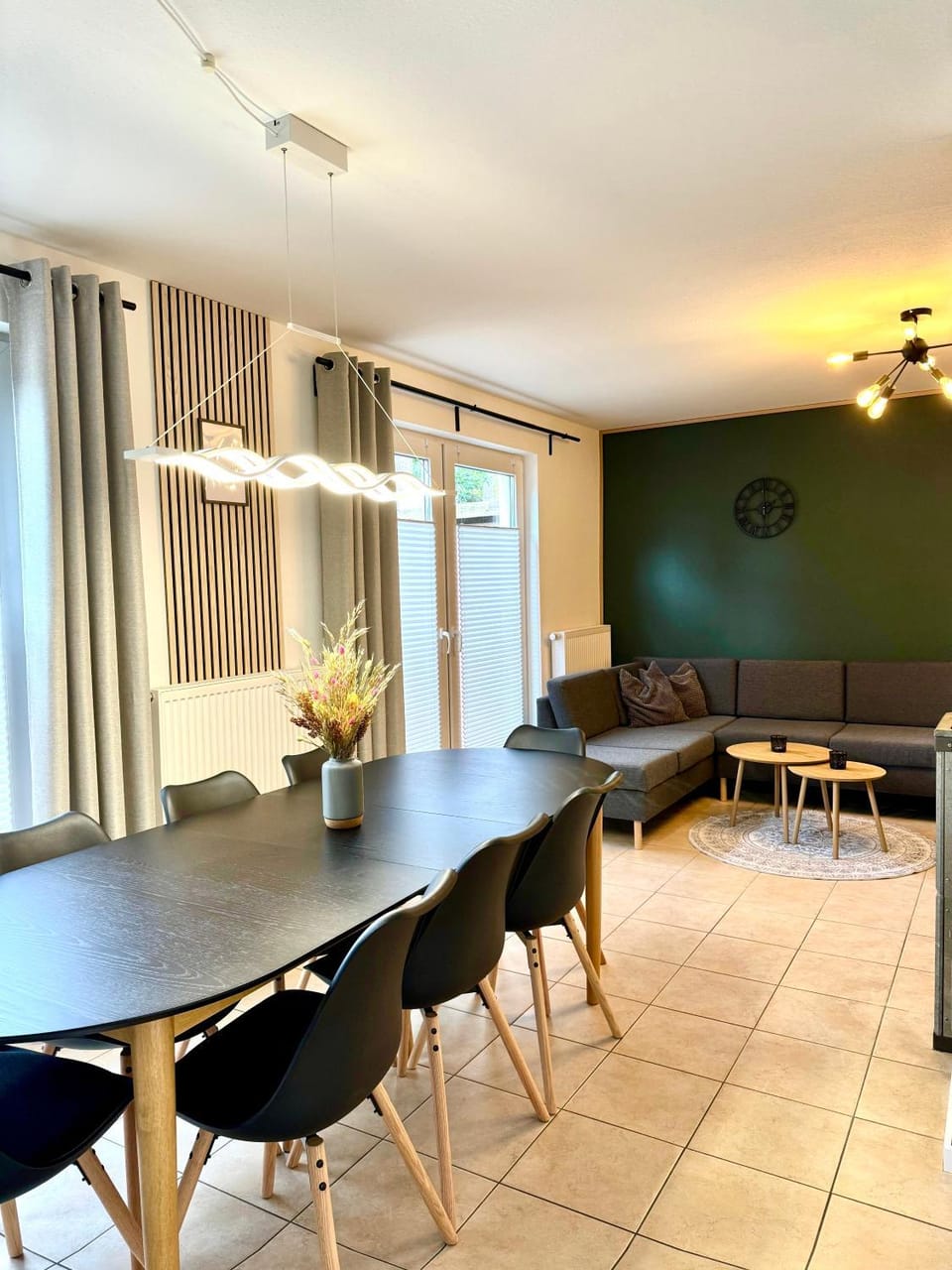 Living room, Seating area, Dining area