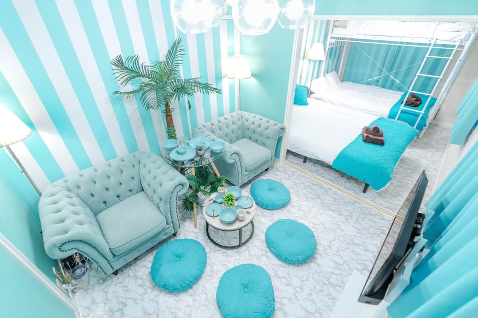 Bed, Living room, Photo of the whole room, Seating area, Bedroom