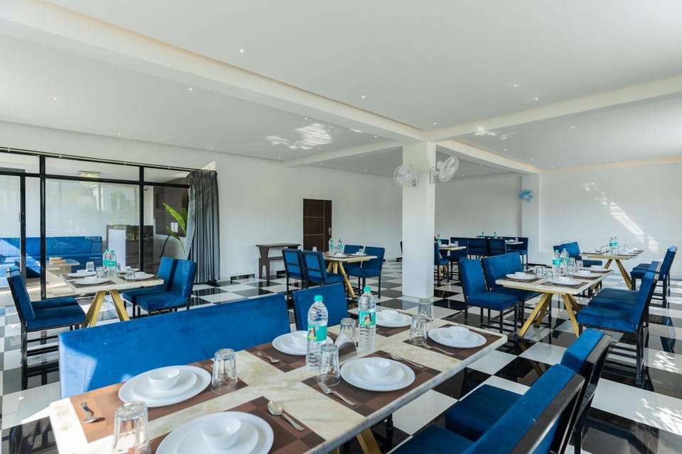 Restaurant/places to eat, Banquet/Function facilities