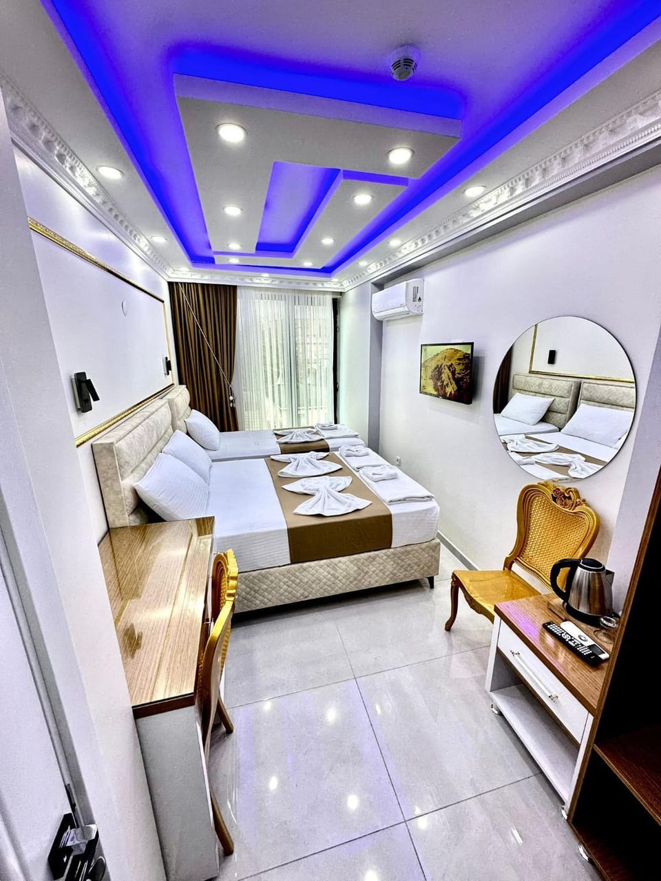 Bed, TV and multimedia, Living room, Photo of the whole room, Bedroom, wardrobe, air conditioner