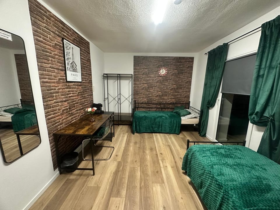 Bed, Photo of the whole room, Seating area, Bedroom