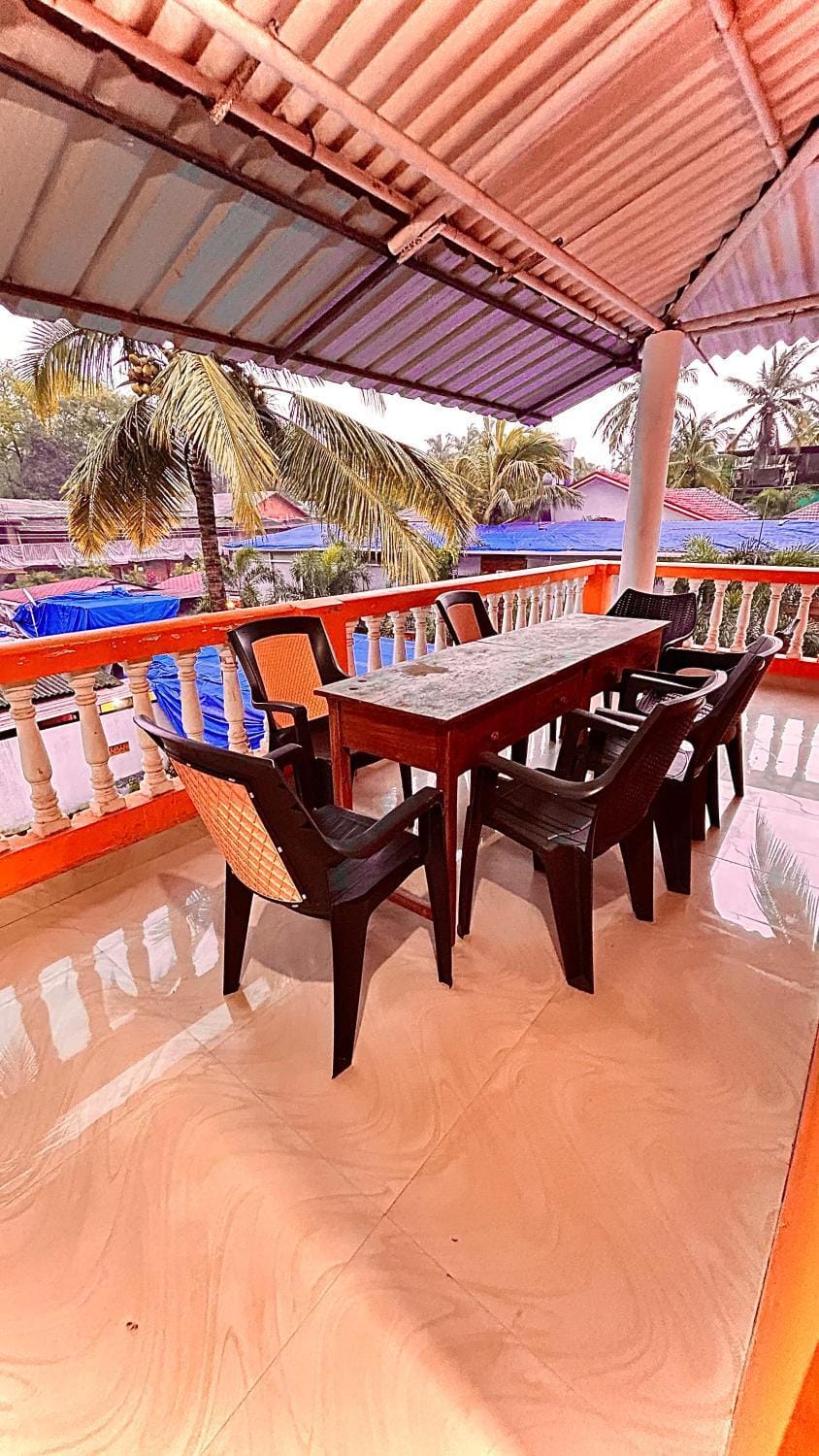Sunshine Guest House Bed and Breakfast in Calangute