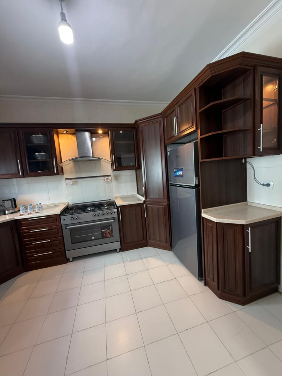 3bedroom aprt of 200sqm near movenpick hotel amman Apartment in Africa