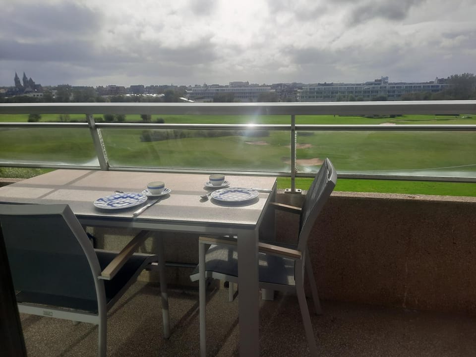 Golf aan zee Oostende Apartment in Ostend