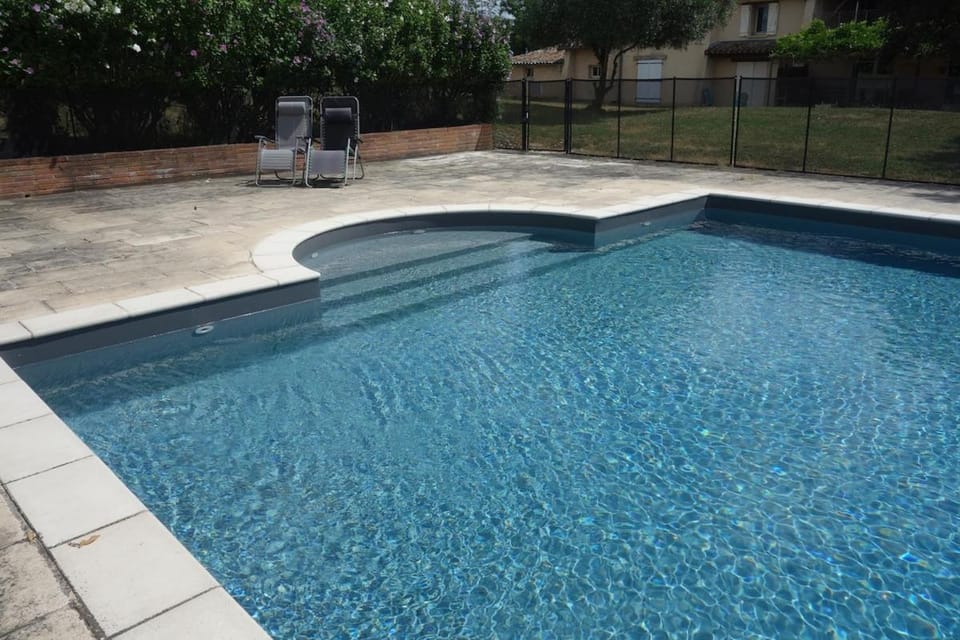 Superbe gite cosy et rustique - accès piscine en haute saison Apartment in Gaillac