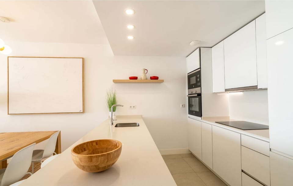 Kitchen or kitchenette, Dining area, oven, stove