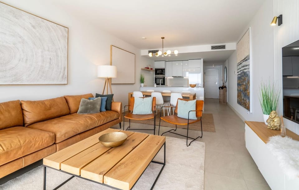 TV and multimedia, Kitchen or kitchenette, Living room, Seating area, Dining area