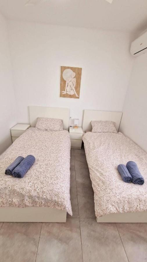 Green Veranda - cosy apartment with terrace, grill, chimney and pool Apartment in Vega Baja del Segura