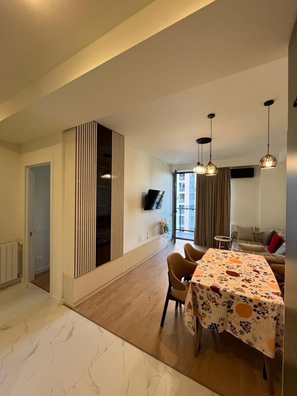 TV and multimedia, Photo of the whole room, Dining area