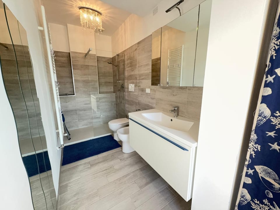 Shower, Bathroom