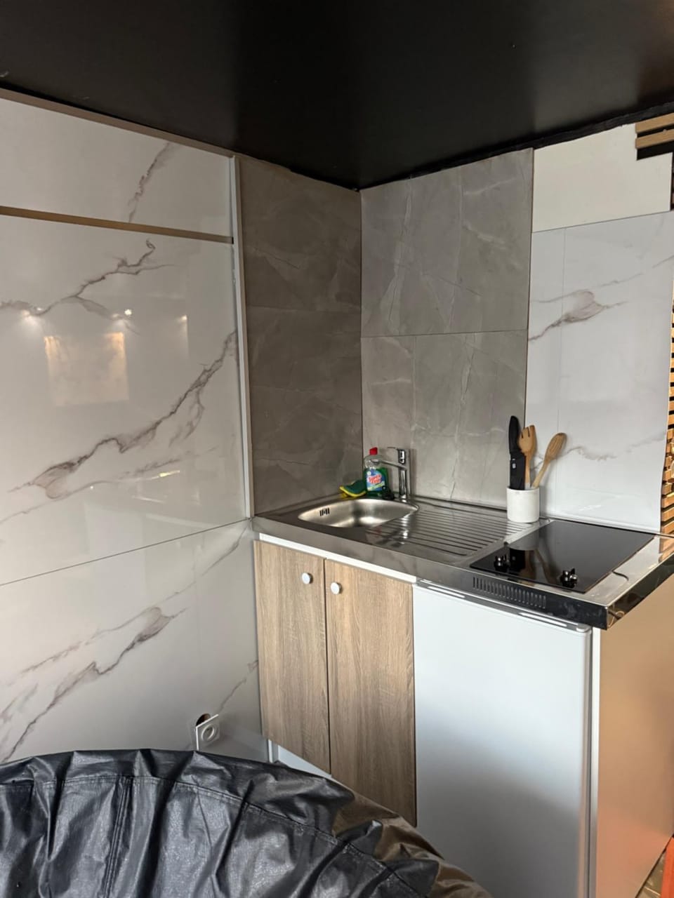 Kitchen or kitchenette