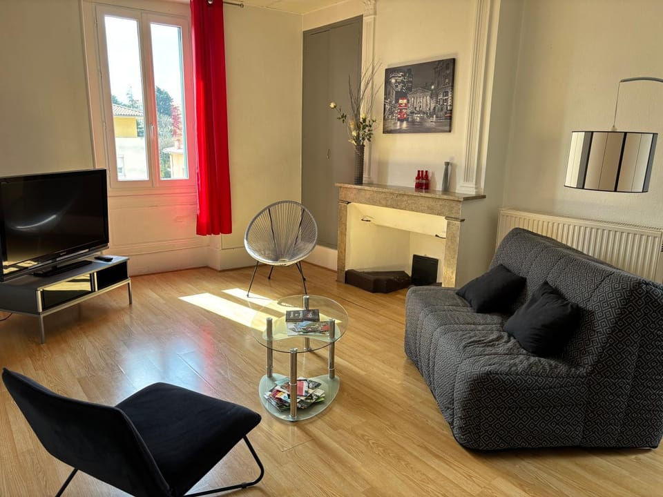 Grand 2 pièces lumineux plein centre ville Apartment in Provence
