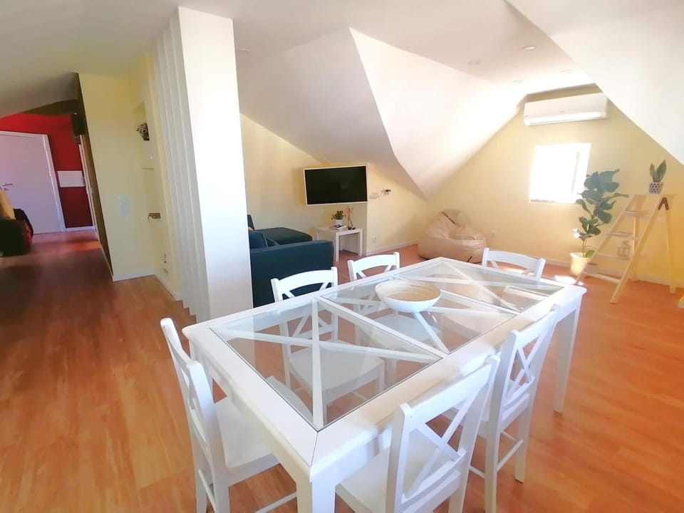 TV and multimedia, Dining area