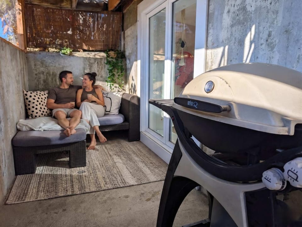 Urban Limoilou 6 guests AC 1 Free Parking Apartment in Quebec City