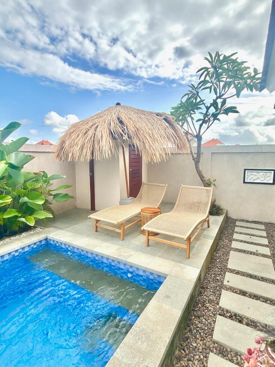 Patio, Garden, Pool view, Swimming pool, Swimming pool, sunbed