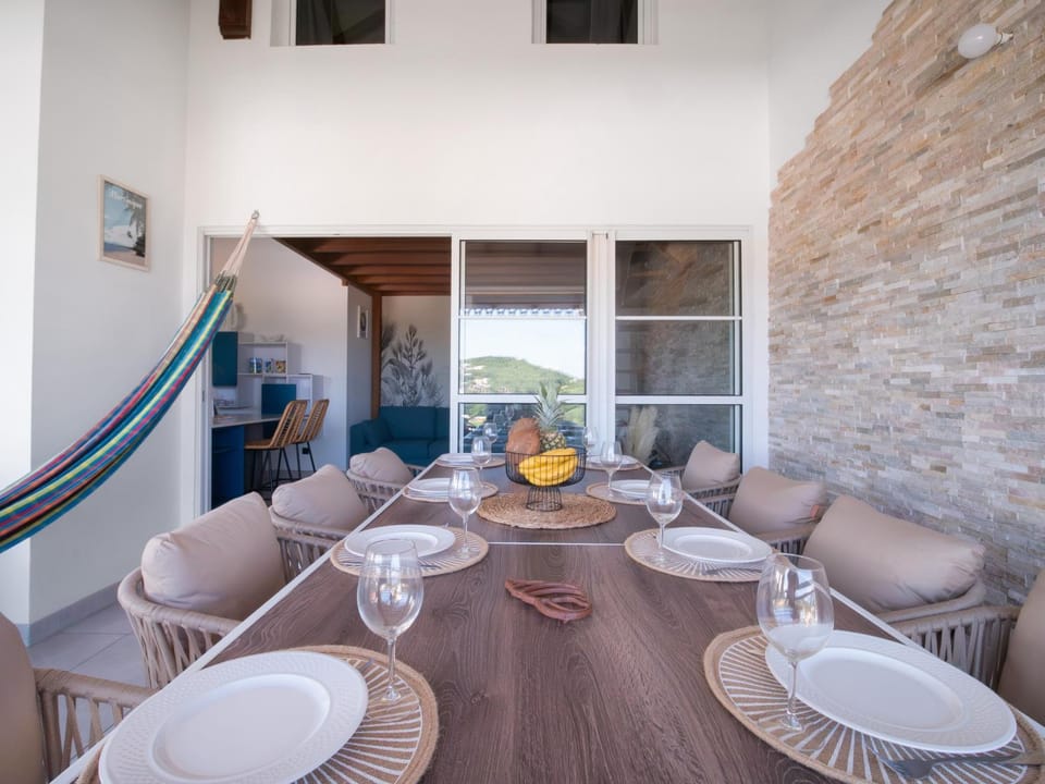 Patio, Dining area