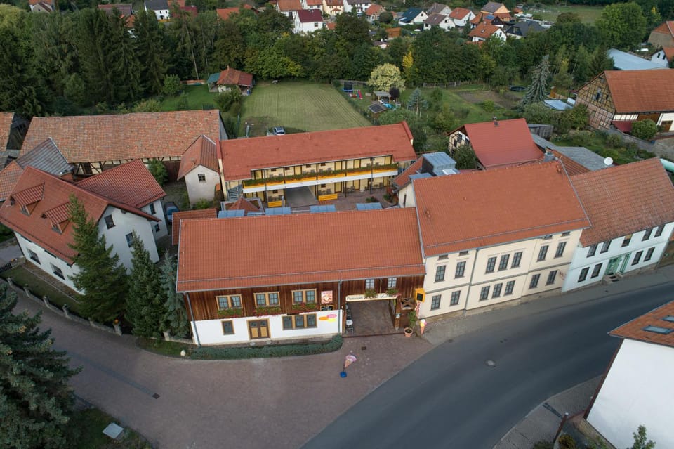 Off site, Day, Neighbourhood, Natural landscape, Bird's eye view, Autumn, On site, Street view