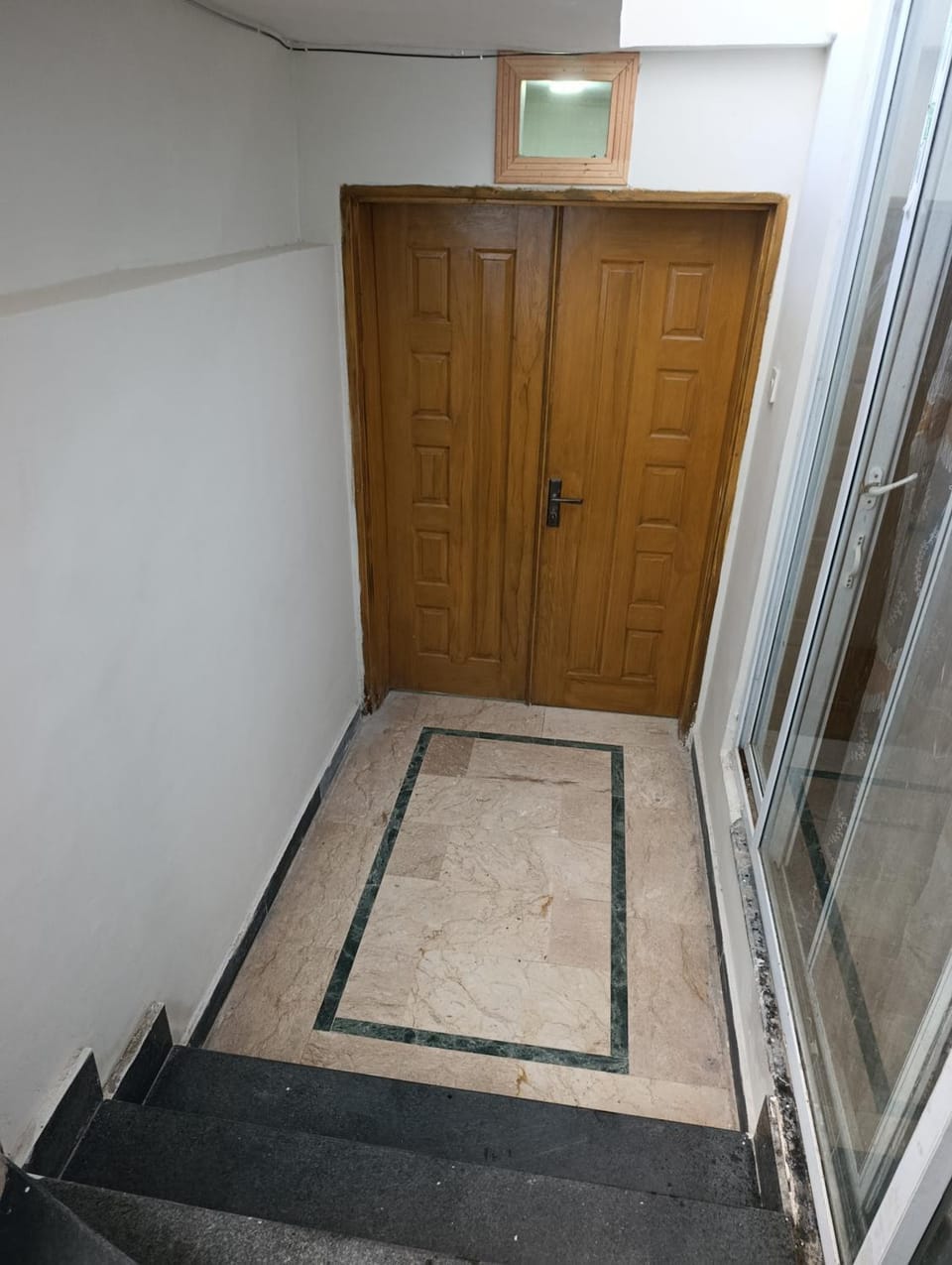 Facade/entrance