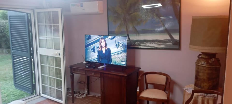 TV and multimedia, Bedroom, Garden view, Pool view, air conditioner