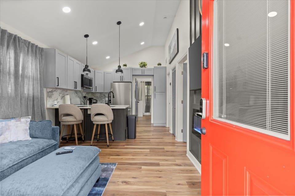 World Cup Retreat -2BR 2BA Decatur Cottage House in Belvedere Park