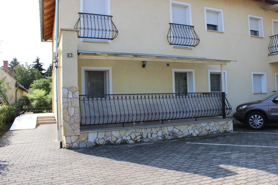 Property building, Balcony/Terrace