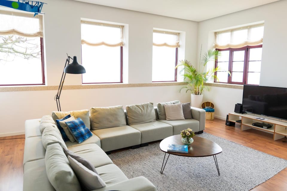 Spacious Villa with Private Pool & Garden in Douro, by Hopstays Villa in Vila Real District