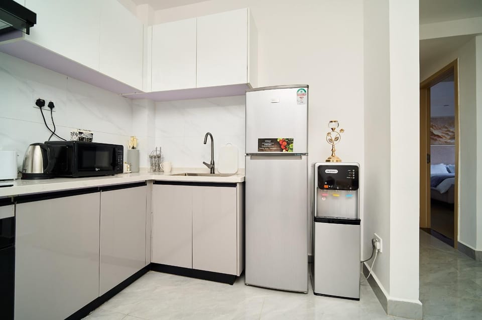 Coffee/tea facilities, Kitchen or kitchenette, oven, stove, toaster