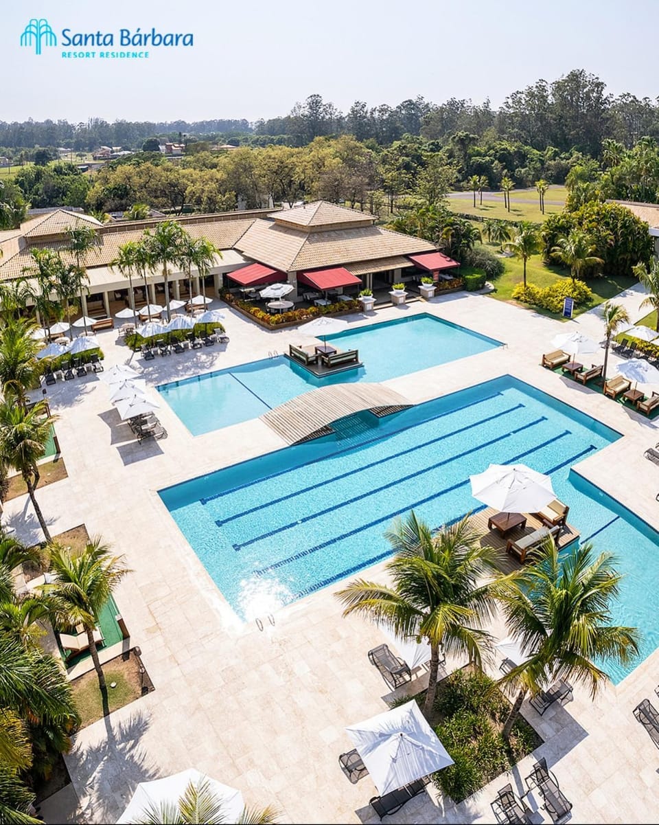 Casa Térrea com Piscina em um Resort Completo Campground/ 
RV Resort in State of Paraná
