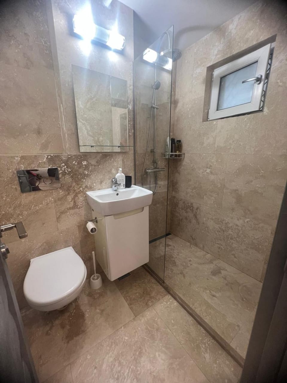 Ywa Apartment in Romania