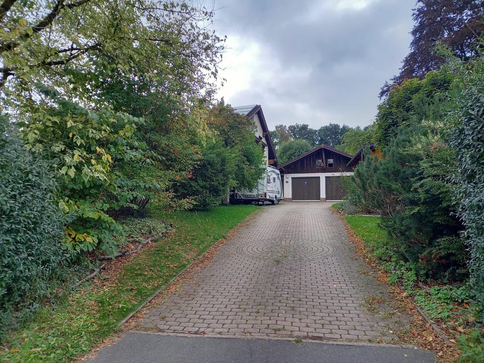 Property building, Garden, Parking