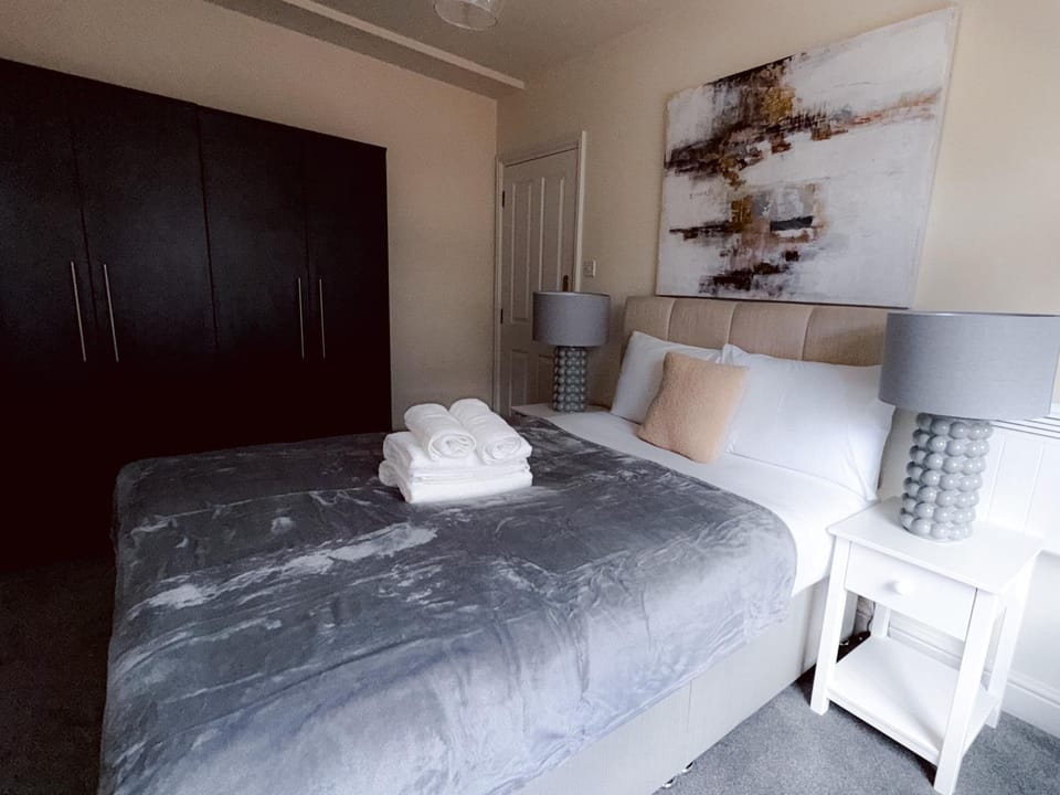 Bed, Photo of the whole room, Bedroom, towels, wardrobe