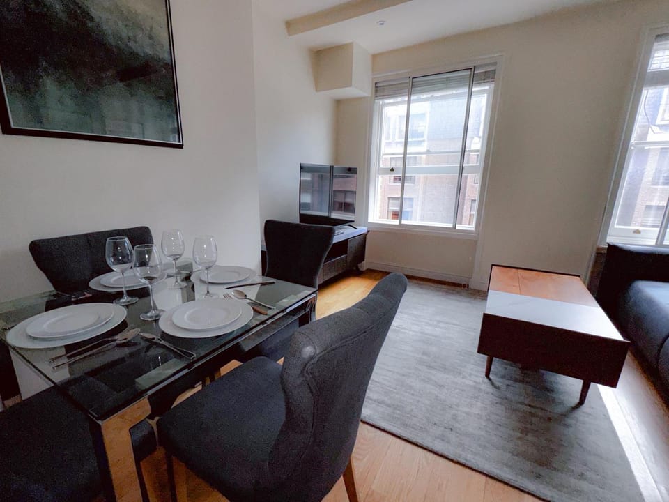 Living room, Seating area, Dining area